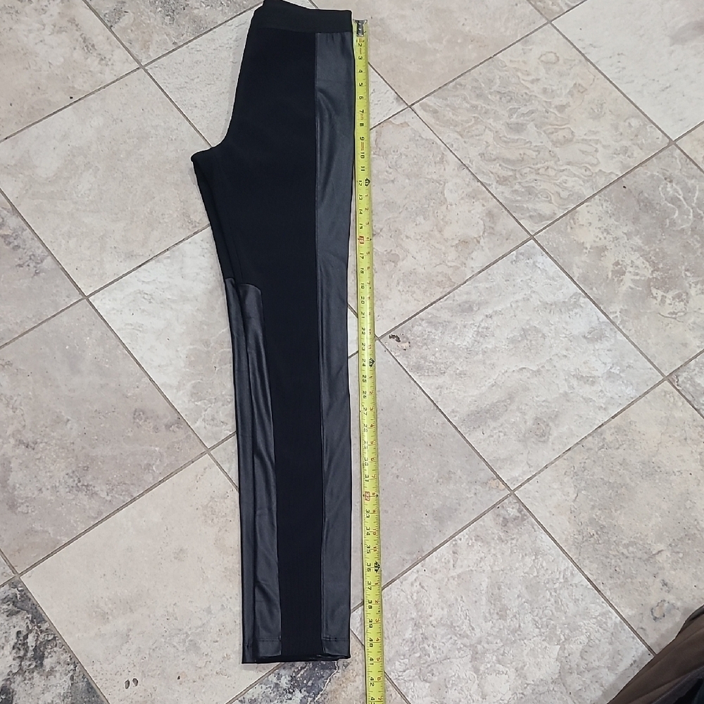 BCBGMaxAzria Elegant Black Trousers - Picture 4 of 8